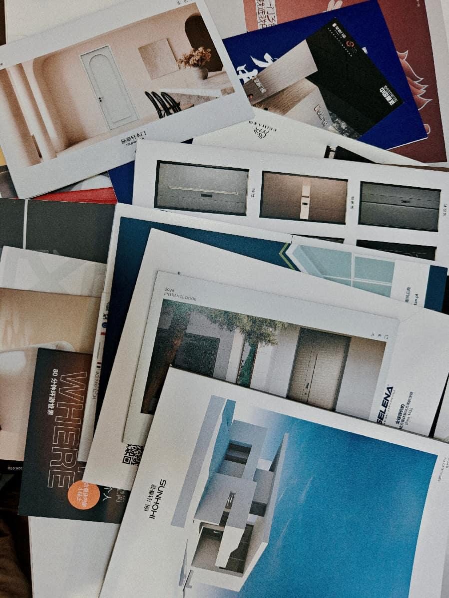 Catalog after catalog pointed the same way: clean lines, invisible frames, and 2026 "entrance door" minimalism. Catalog after catalog pointed the same way: clean lines, invisible frames, and 2026 "entrance door" minimalism.