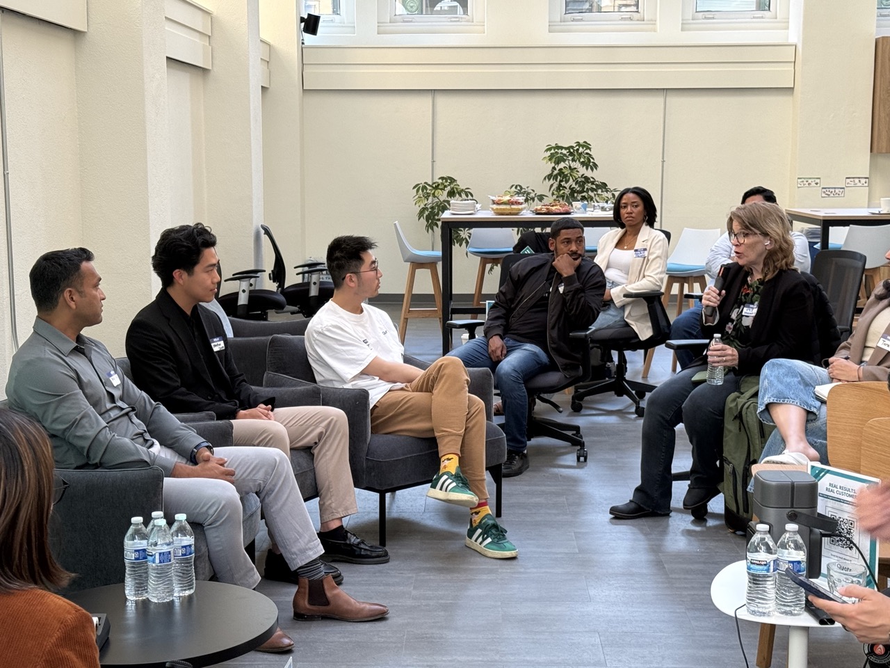 Quotr.ai: Building Smarter panel listening to an audience question